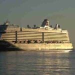 Zum letzten Wochenende der Kieler Woche 2019 kamen gleich 3 Kreuzfahrtschiffe nach Kiel. Den Anfang machte die MEIN SCHIFF4 von Tui Cruises, es folgte die MSC MERAVIGLIA, das größte Schiff 2019 in Kiel von MSC und zum schluss die AIDAprima von Aida
Das Wetter spielte gut mit und die Sonne kam raus.
Ich hoffe, euch gefällt das Video.
Ich freue mich über jedes Like, Abo oder Kommentar
Viel Spaß beim Anschauen., tags: drei gleichzeitig - Youtube